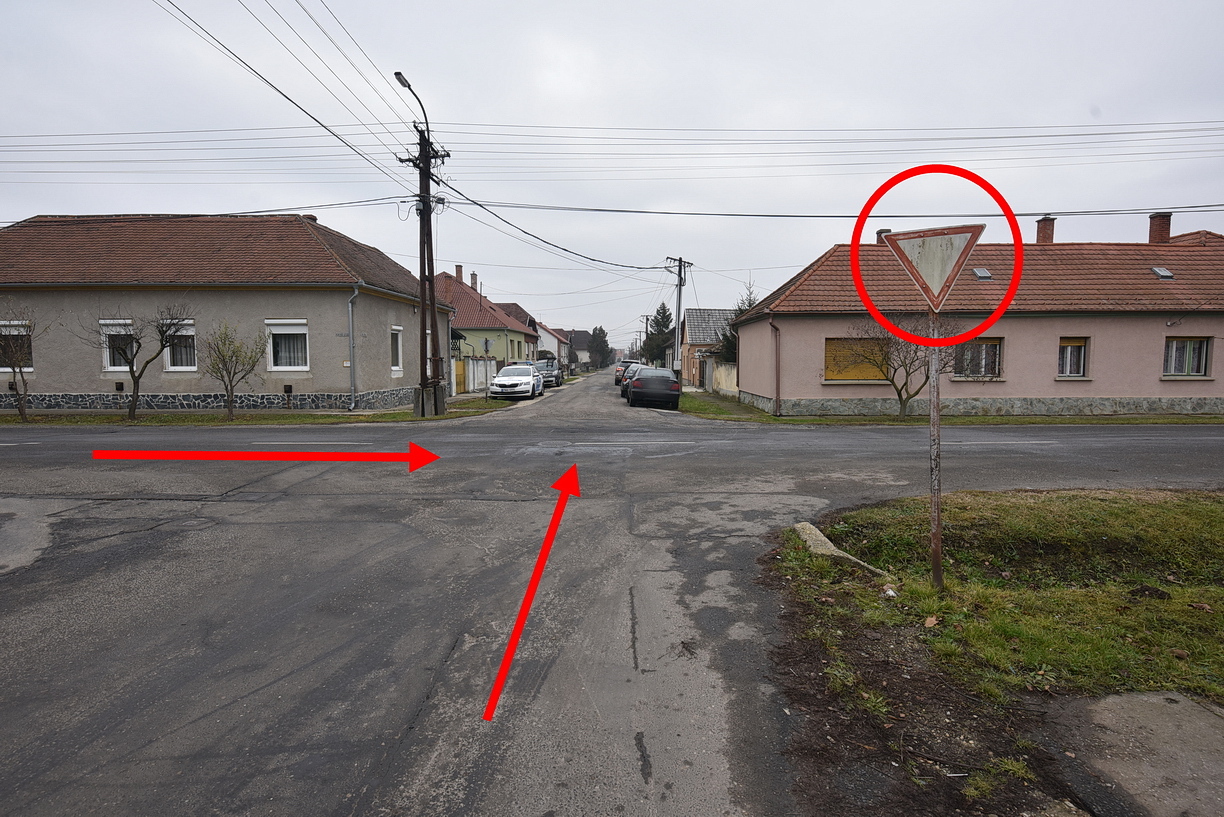 Ketten megsérültek Körmenden - Citroen elé hajtott egy Renault