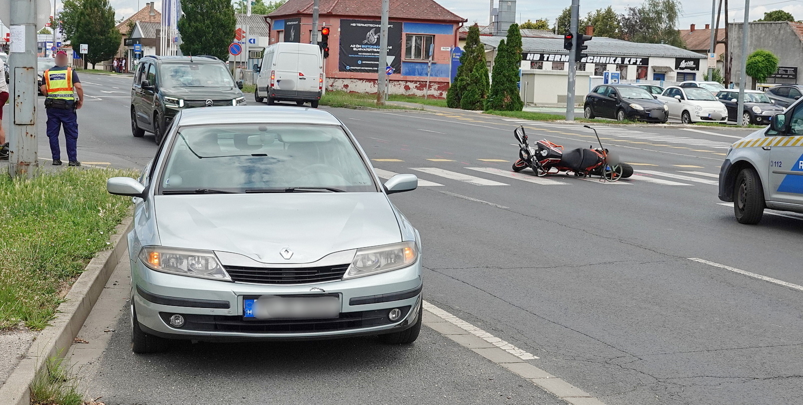 KTM motornak ütközött egy Renault Szombathelyen
