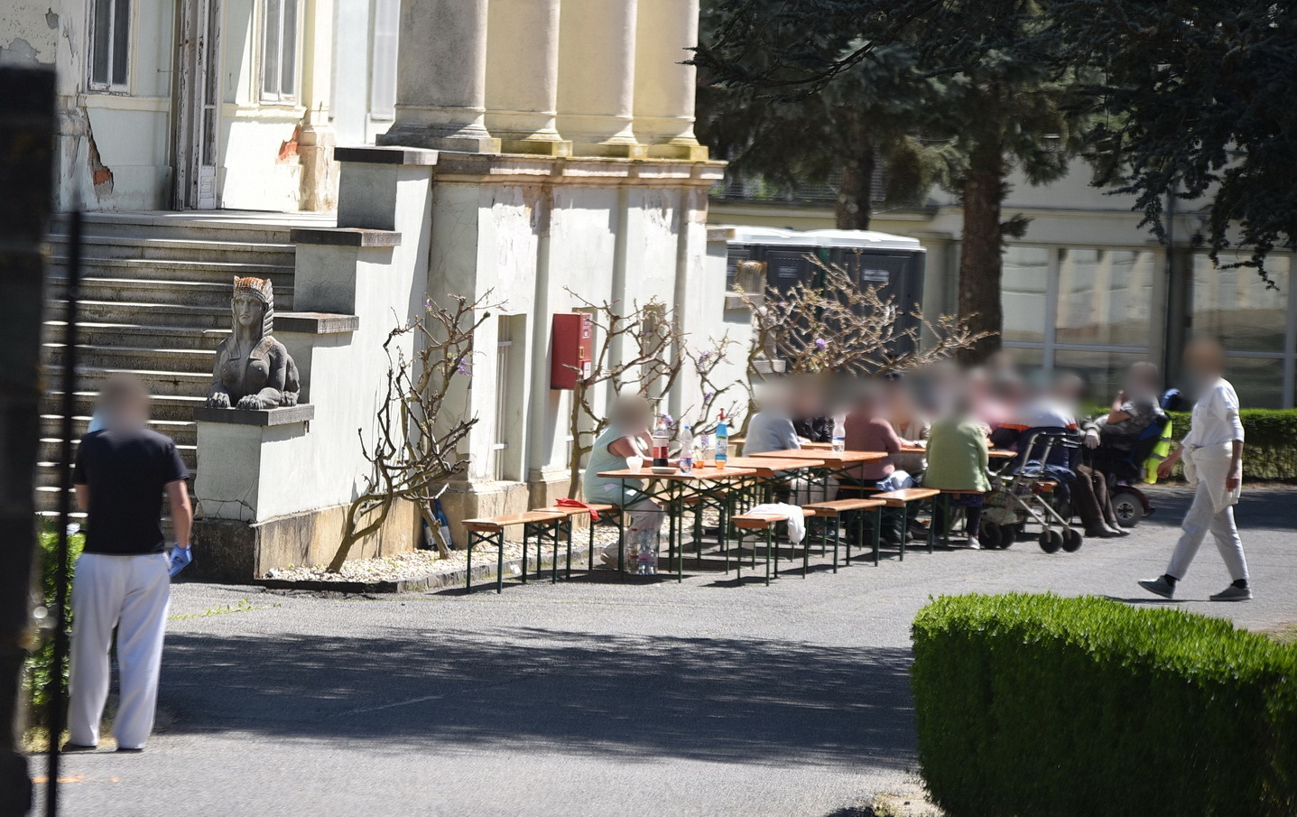 A hegyfalui szfinx közelében