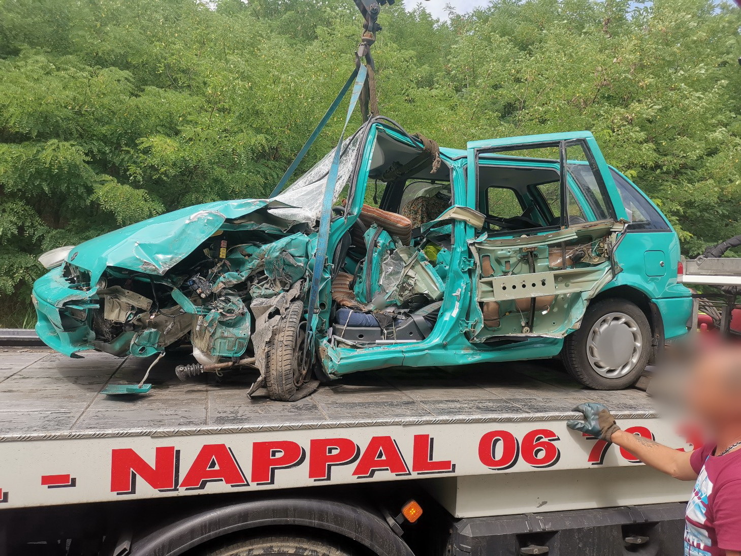 Halálos baleset Karakónál - Suzuki tért át teherautó elé