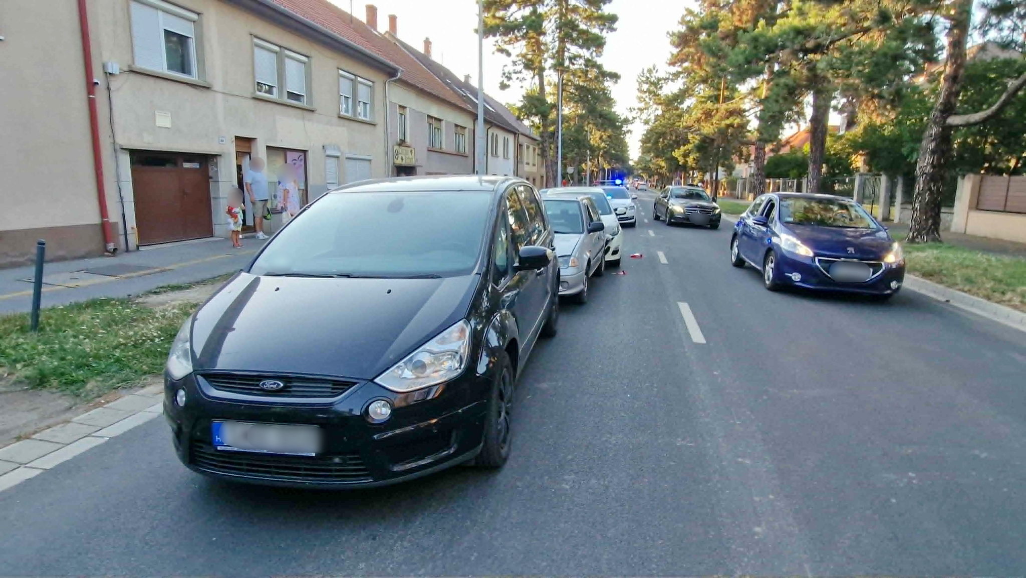 Egybe tolta a sort egy Seat Szombathelyen - négy autó ütközött