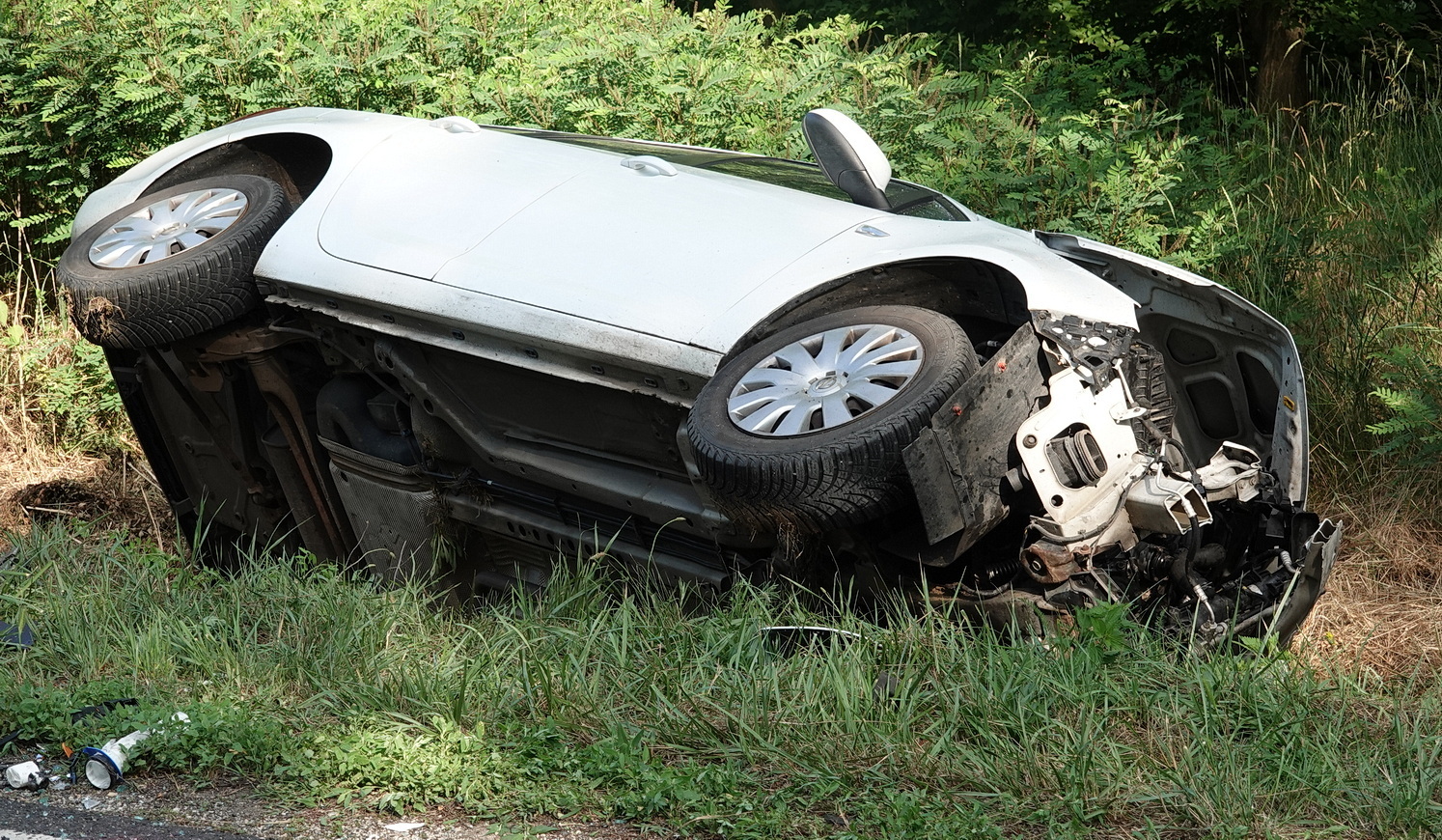 Áttért a szemközti sávba és szemből érkező Opellel ütközött egy Daewoo Duka közelében, a 8-as főúton