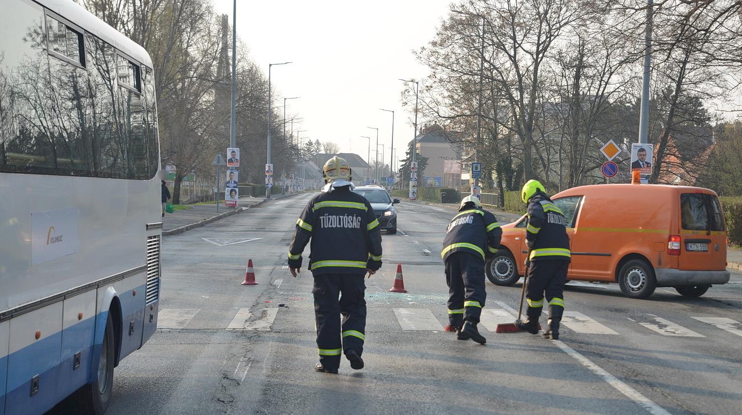 Credo busz ütközött gyalogátkelőhelynél megálló Fiat hátuljának Szombathelyen