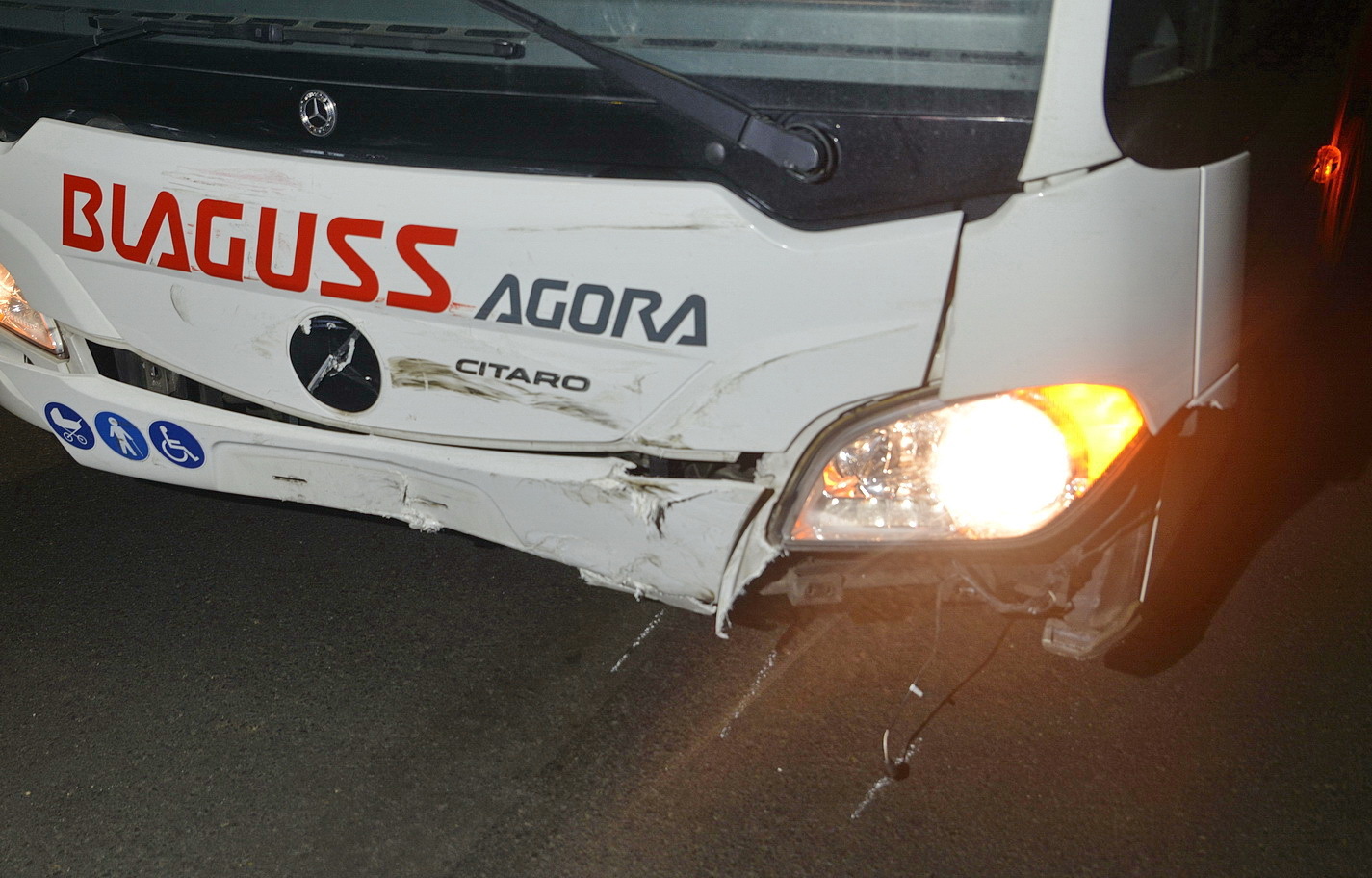 Mercedes autóbusz elé hajtott egy Opel Szombathelyen