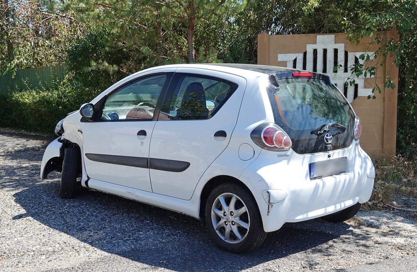 Két Toyota ütközött Lócs közelében - próbált kitérni a vétlen sofőr