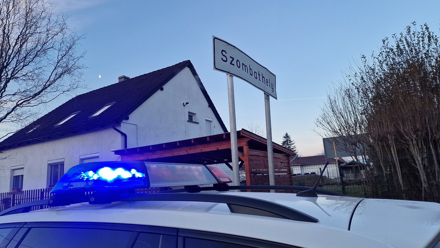 Motor elé kanyarodott egy Opel Szombathely határában