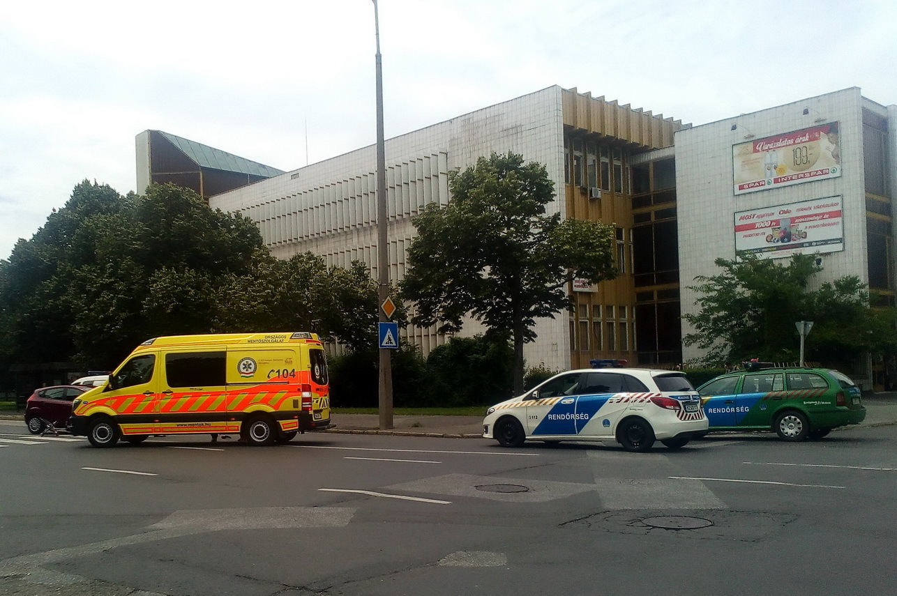 Autó elé vágott egy kerékpáros Szombathelyen 1.
