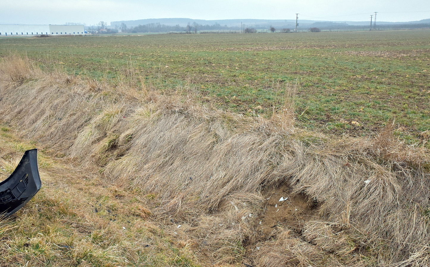 A Renault "visszapattant" az árokból az úttestre