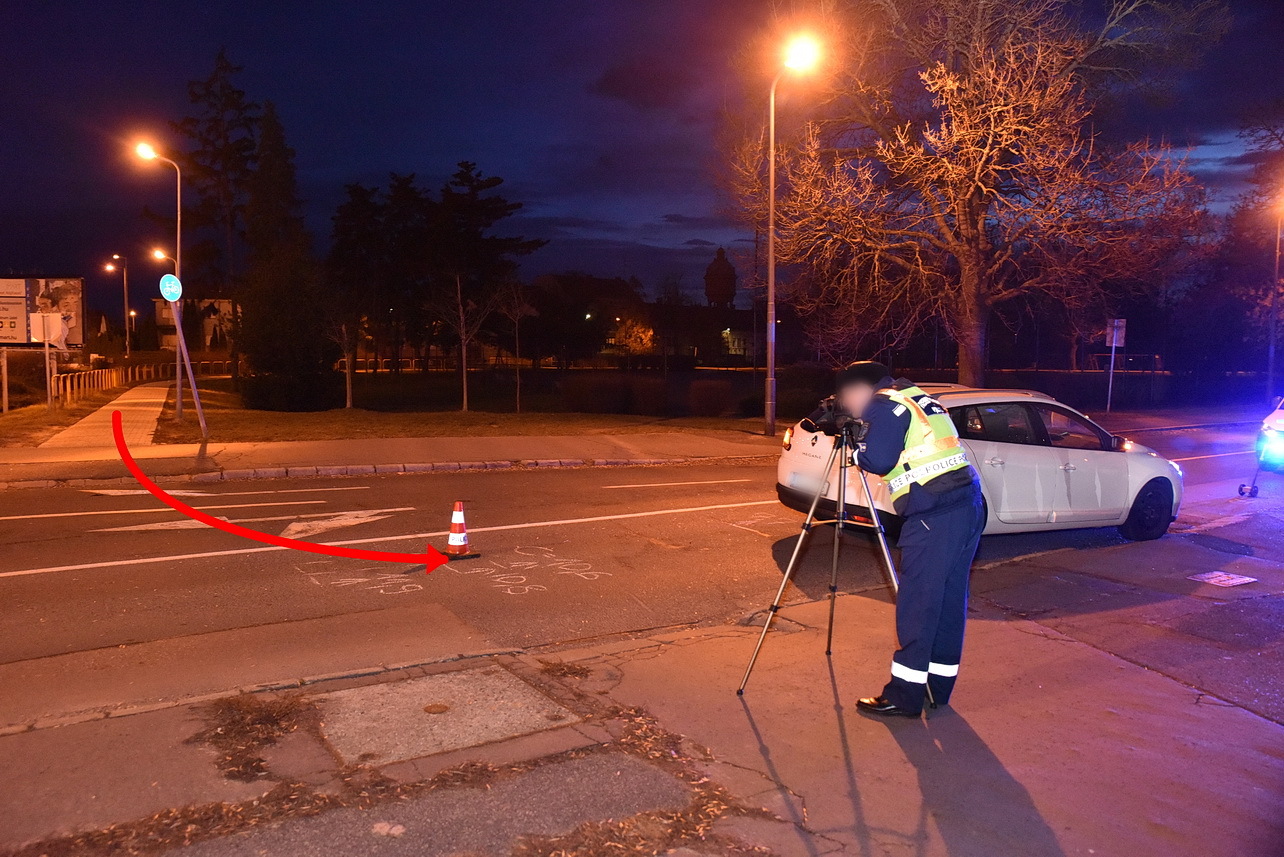 Autó elé tekert egy kerékpáros Szombathelyen