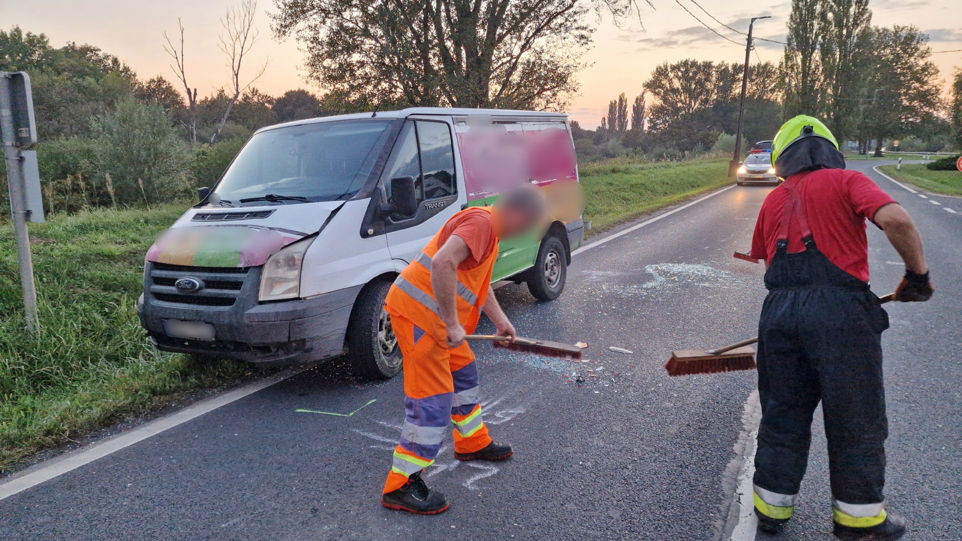 Ford furgon tolta össze a sort Vasvár határában, a 74-es főúton