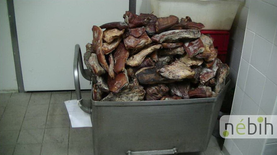3800 kiló hústermék ártalmatlanítását rendelte el a NÉBIH