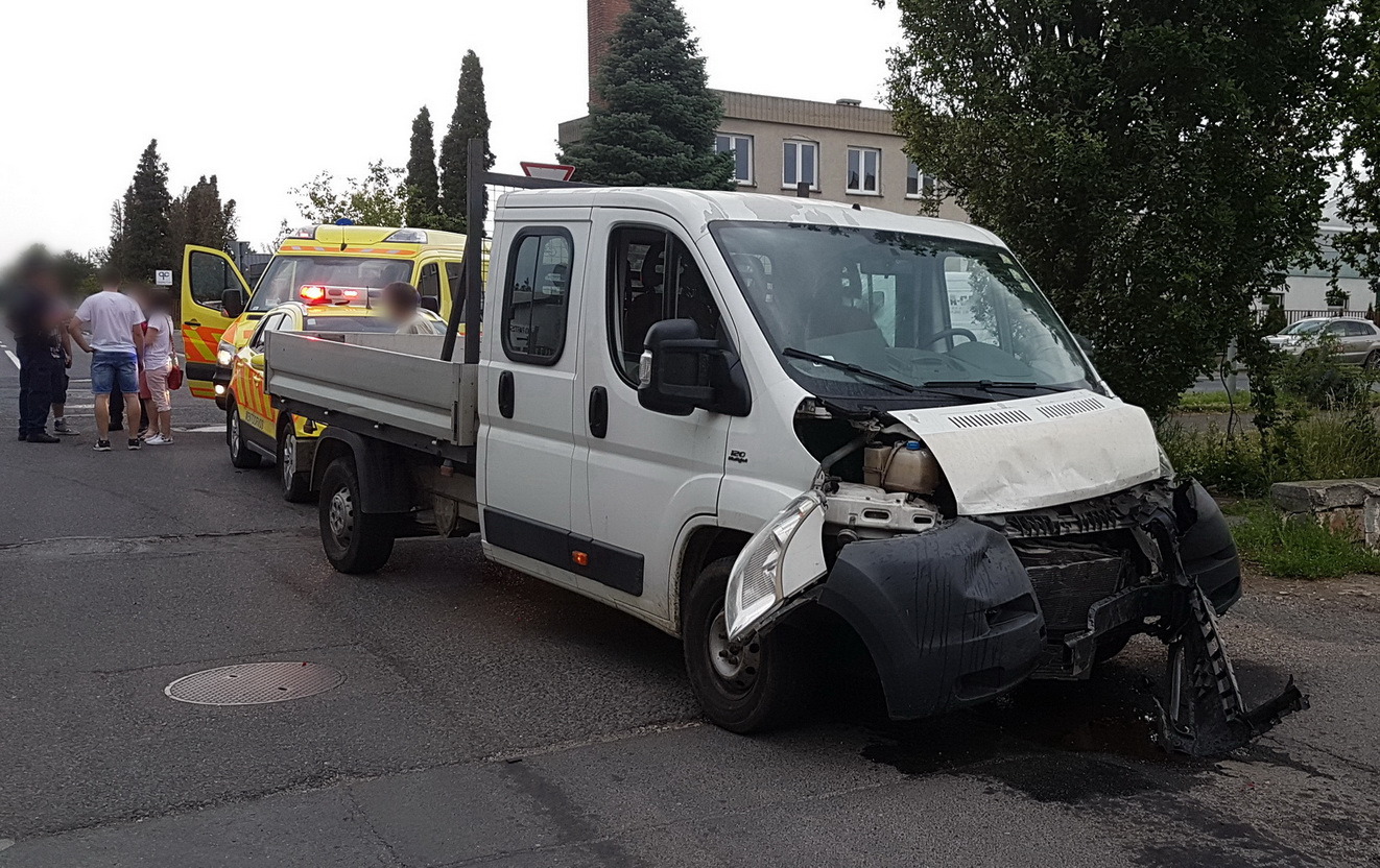 Baleset Szombathelyen a Puskás Tivadar utcában