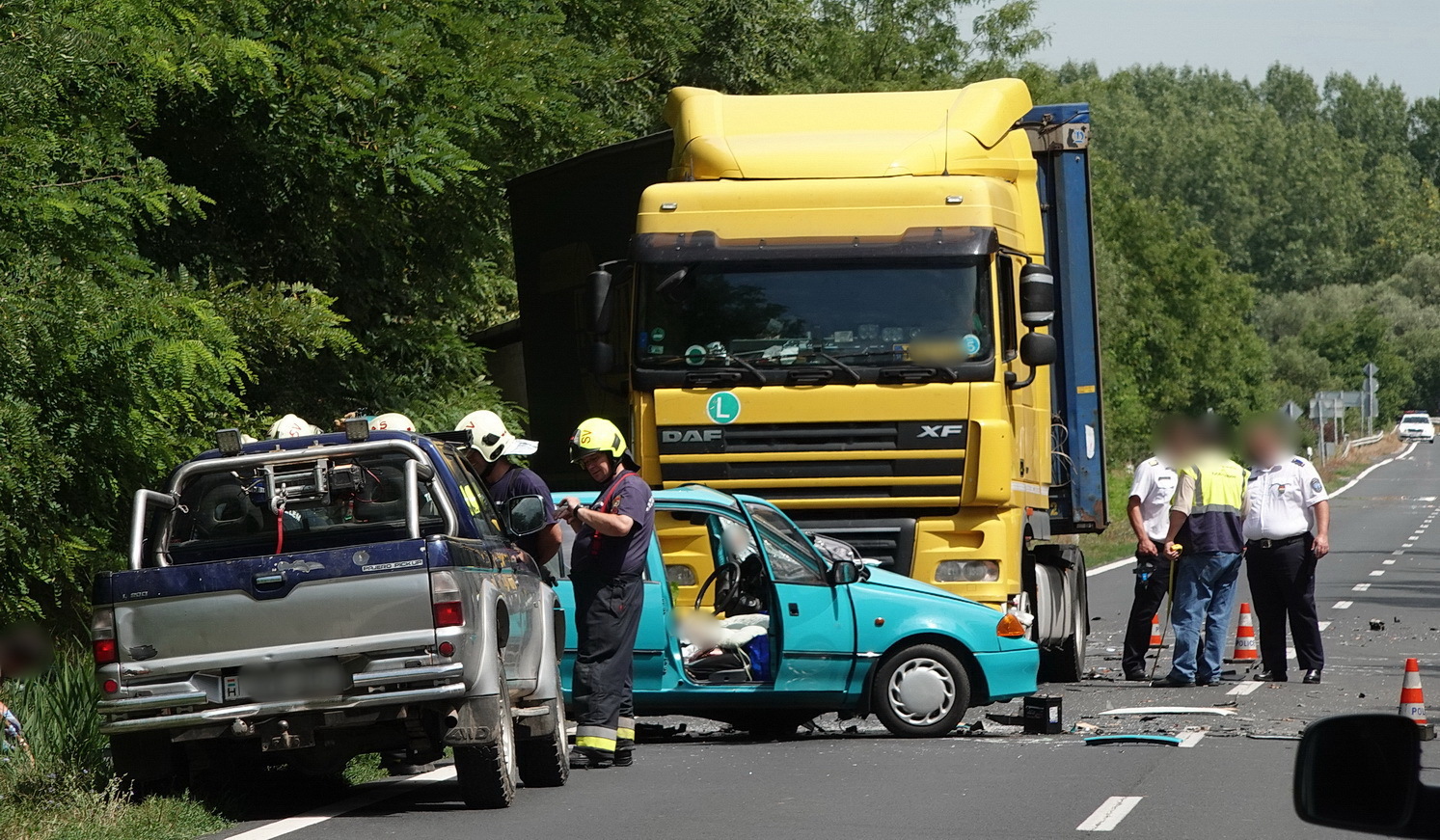 Halálos baleset Karakónál - Suzuki tért át teherautó elé