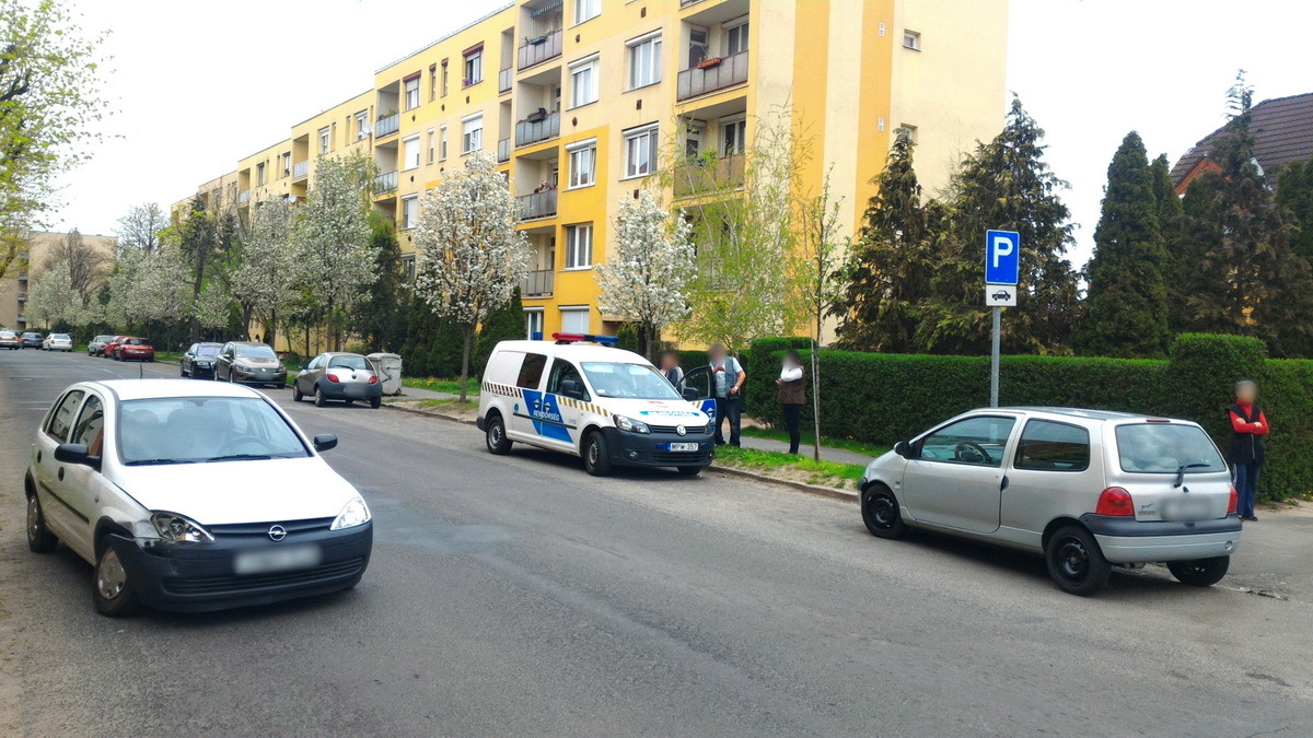 Figyelmetlenségből baleset Szombathelyen a Károly Róbert utcában 3.