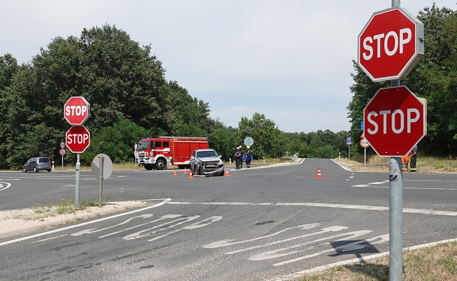 Skoda elé hajtott egy SsangYong a 84-esen, Sárvárnál - ketten megsérültek