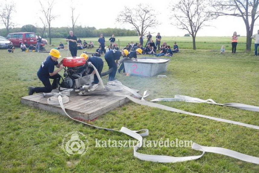 Csöngén versengtek az önkéntes tűzoltók  2.