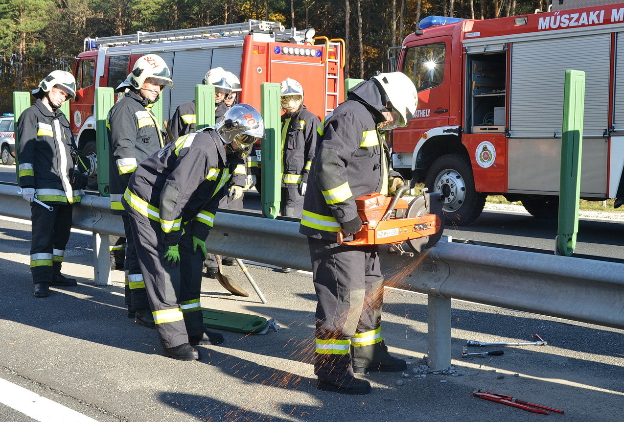 Gyakorlat az M86-oson 2015-ben - Fotó: Pintér Patrícia