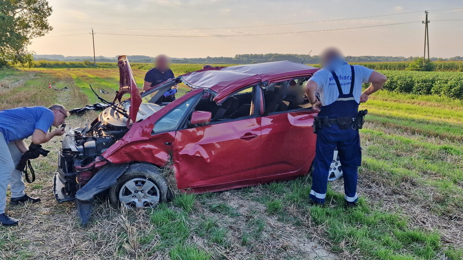 Nem használt biztonsági övet, meghalt a sofőr - kanyarban sodródott ki egy Kia Halogynál