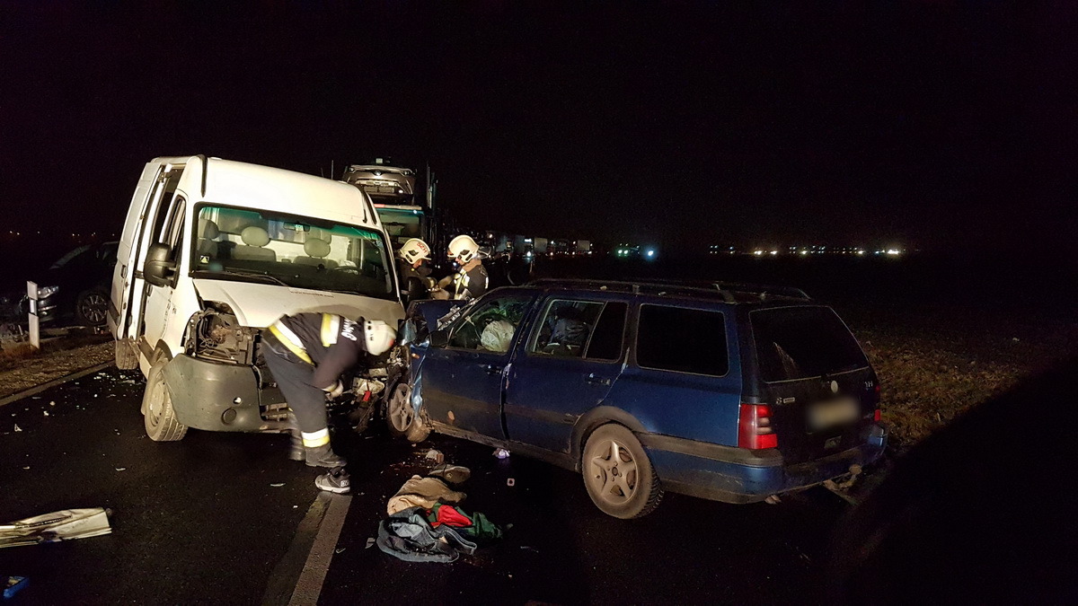 Súlyos baleset a 86-os főúton 2016.12.20.
