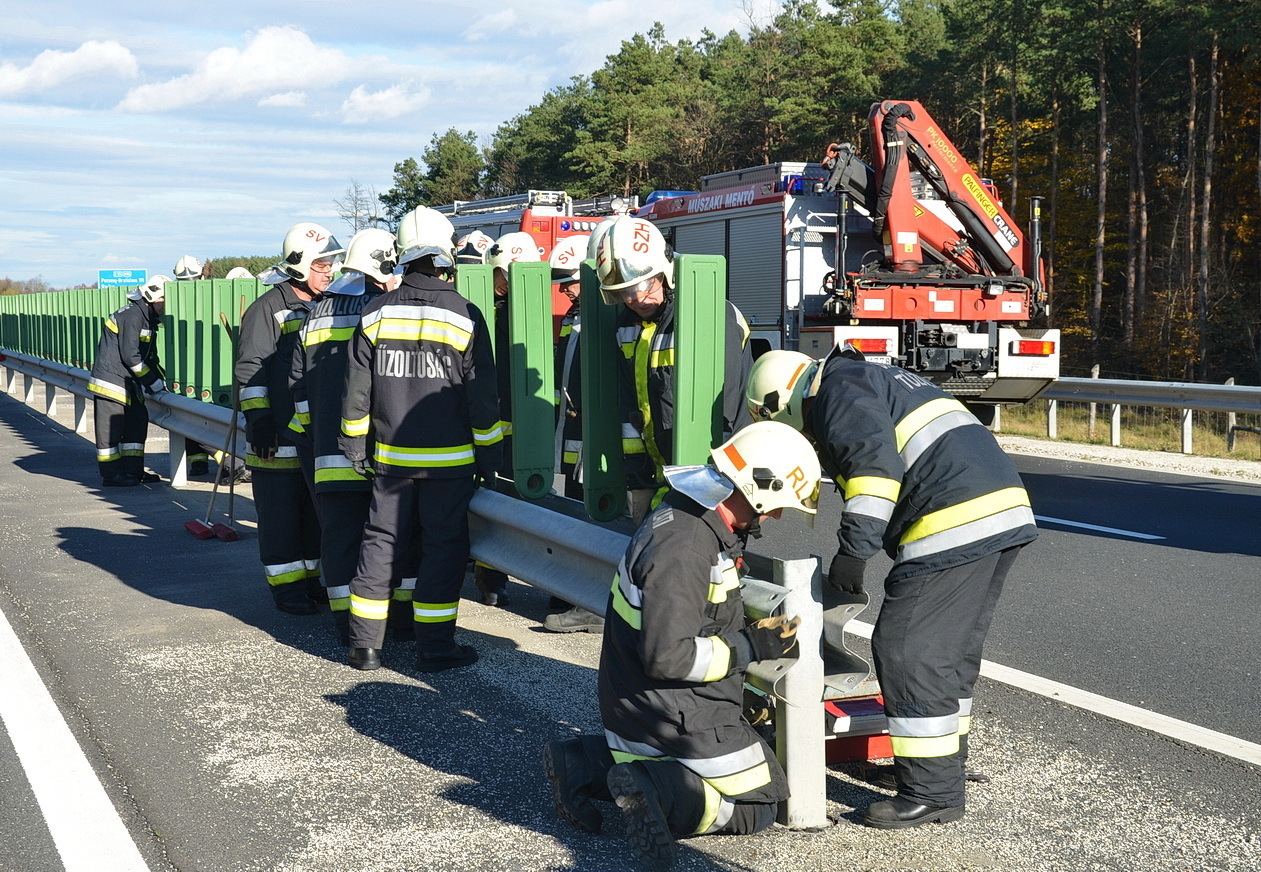 Gyakorlat az M86-oson 2015-ben - Fotó: Pintér Patrícia