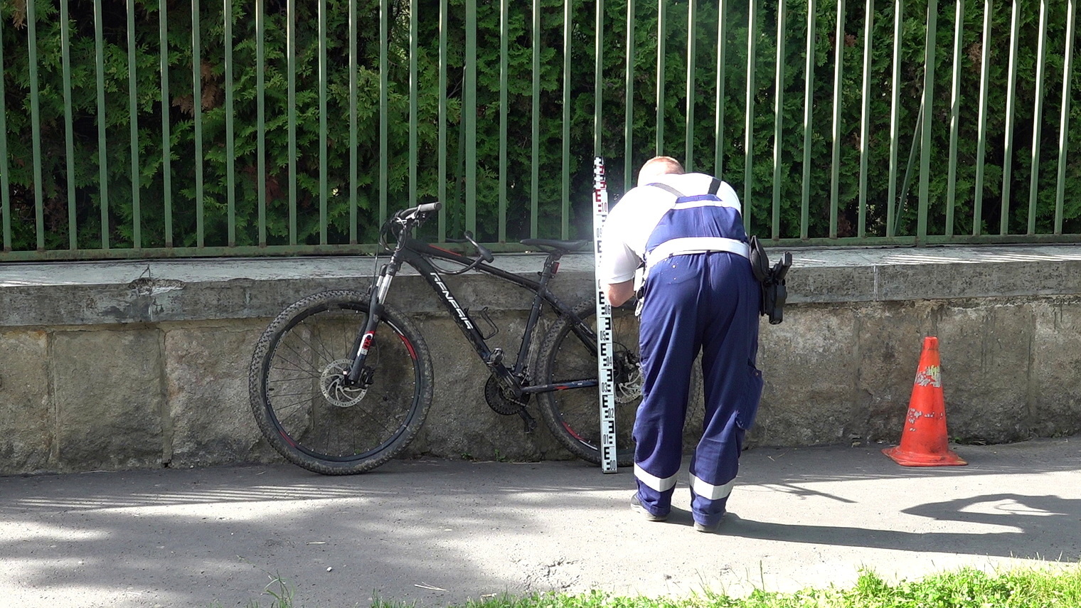 Kerékpáros fiút lökött fel egy körforgalomba behajtó BMW Szombathelyen