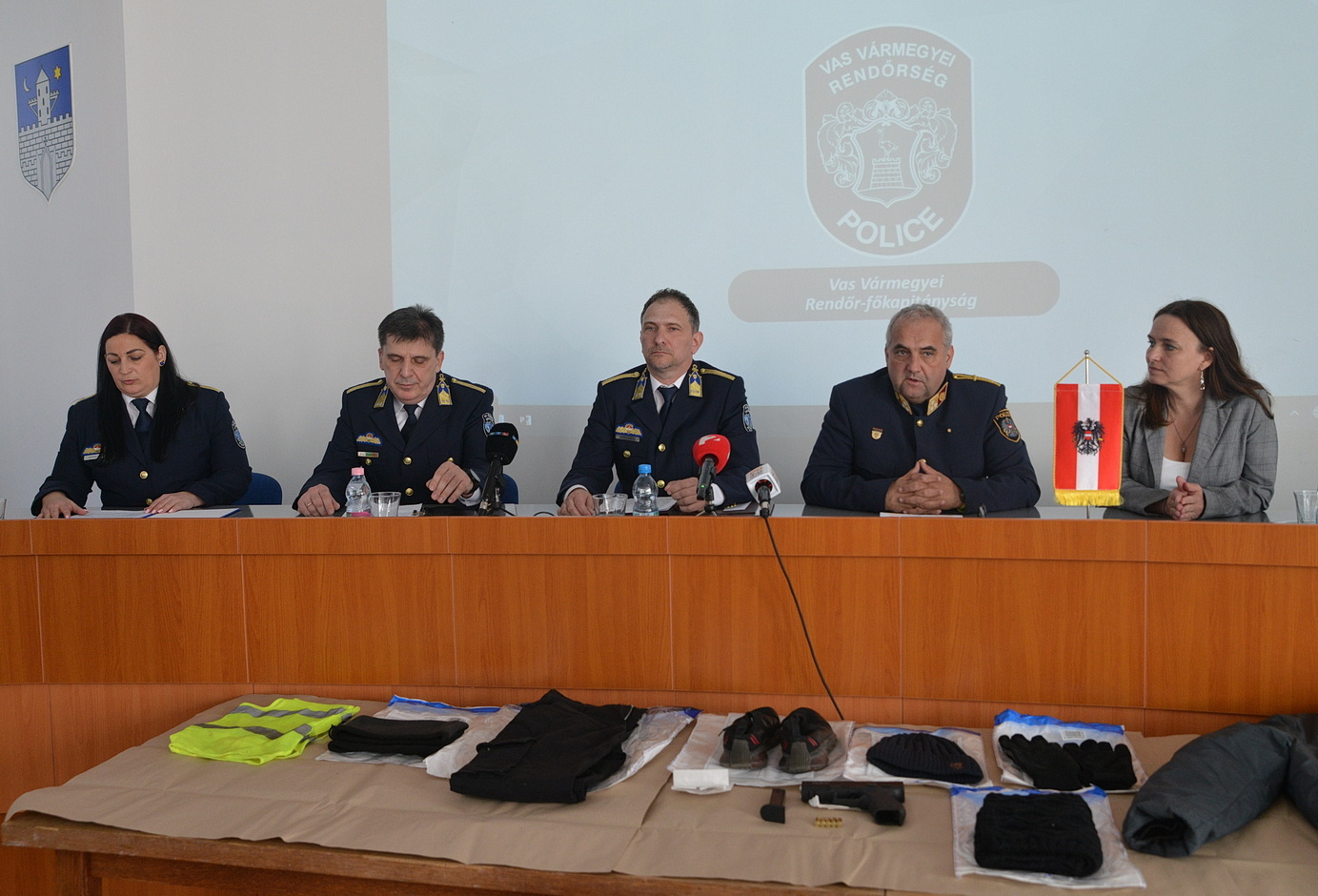 Osztrák-magyar sajtótájékoztató Szombathelyen - Elfogták a güssingi és körmendi rablás elkövetőjét