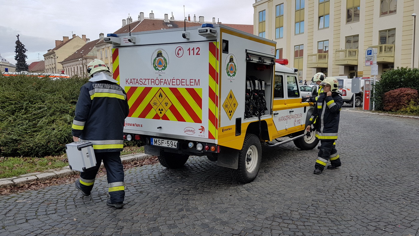 Szúrós szag miatt ürítették ki az NYME egyik épületét Szombathelyen