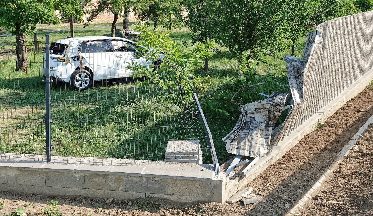 Kertbe repült egy VW Horvátzsidányban