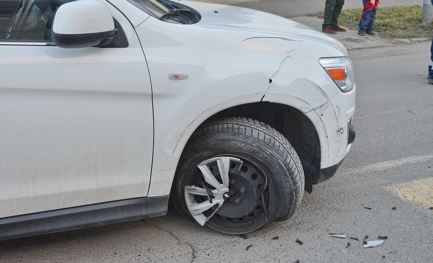 Rosszul lett a sofőr - Mitsubishi ütközött Fordnak és Alfa Romeónak Szombathelyen