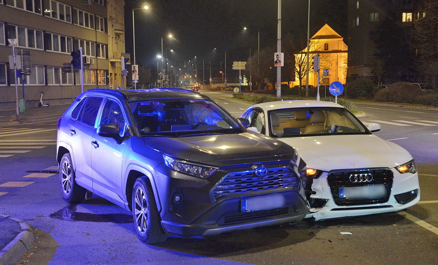 Toyota hajtott Audi elé Szombathelyen – megsérült a vétlen sofőr
