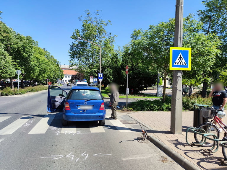 Idős asszonyt ütött el gyalogátkelőhelyen egy Mercedes Celldömölkön