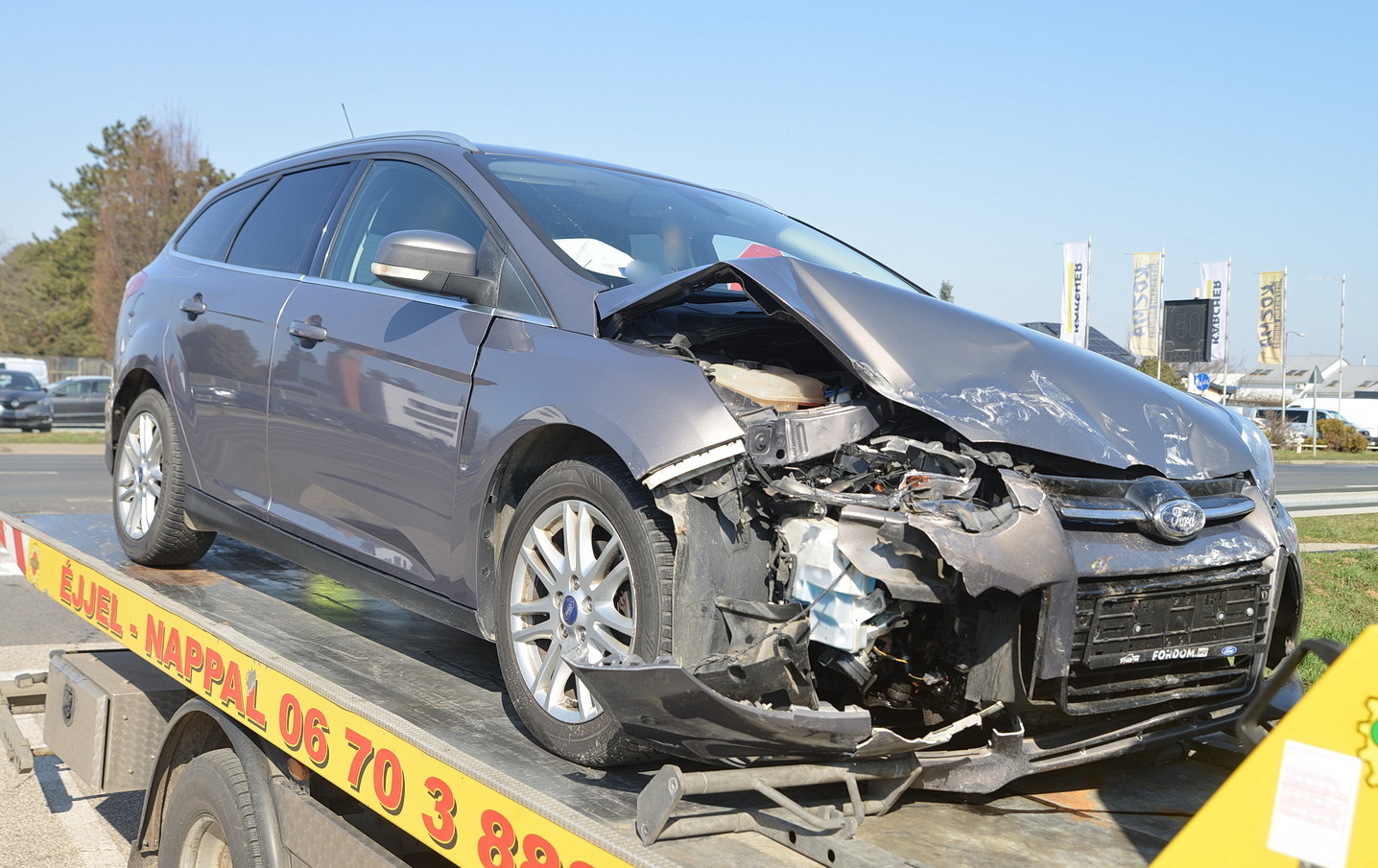 Előzékenységből baleset – Két Ford ütközött Szombathelyen