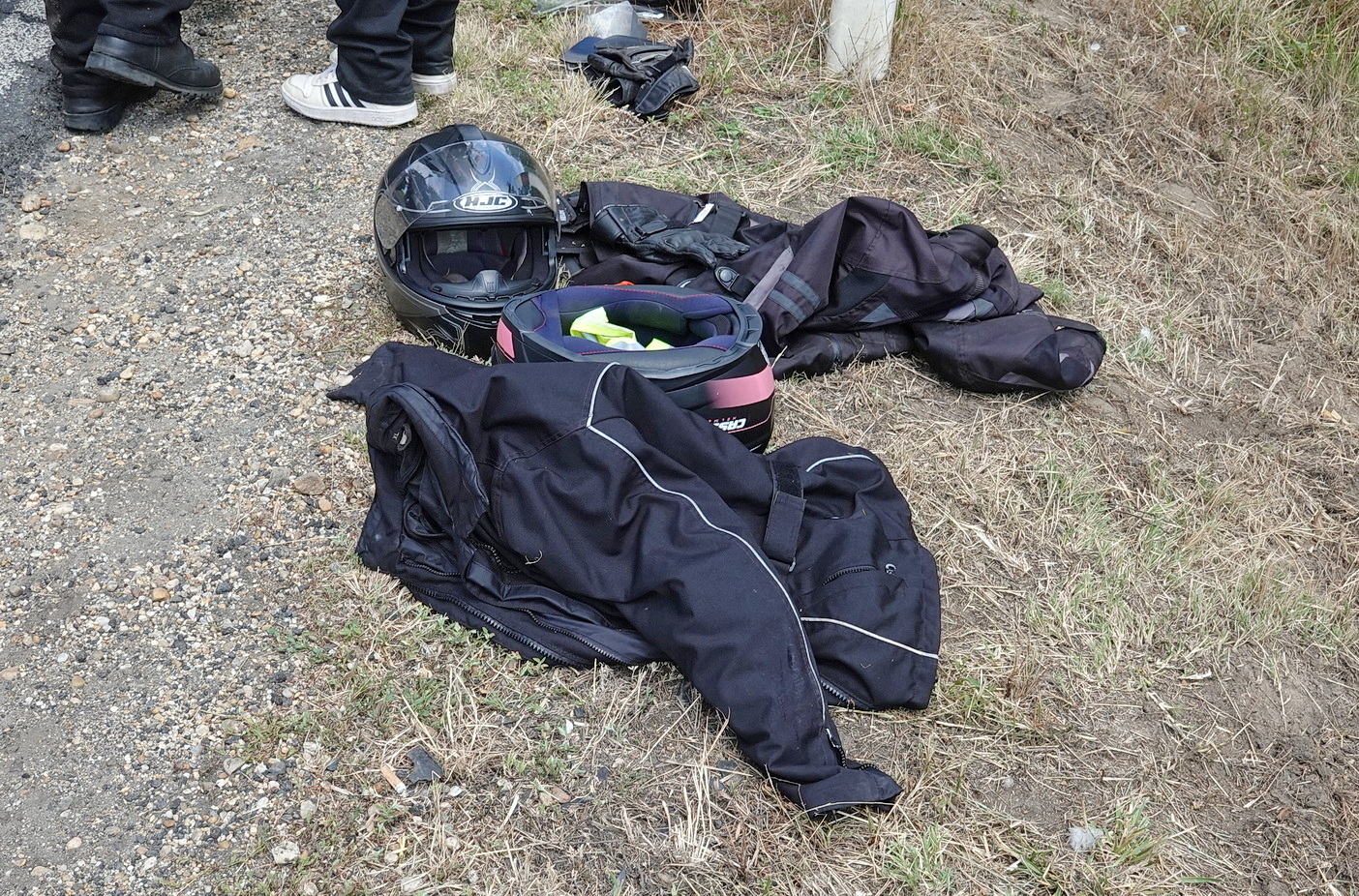 Mazda elé sodorta édesapja Honda motorját a Yamaha motorral eleső fiú a 84-es főúton, Rábapaty közelében