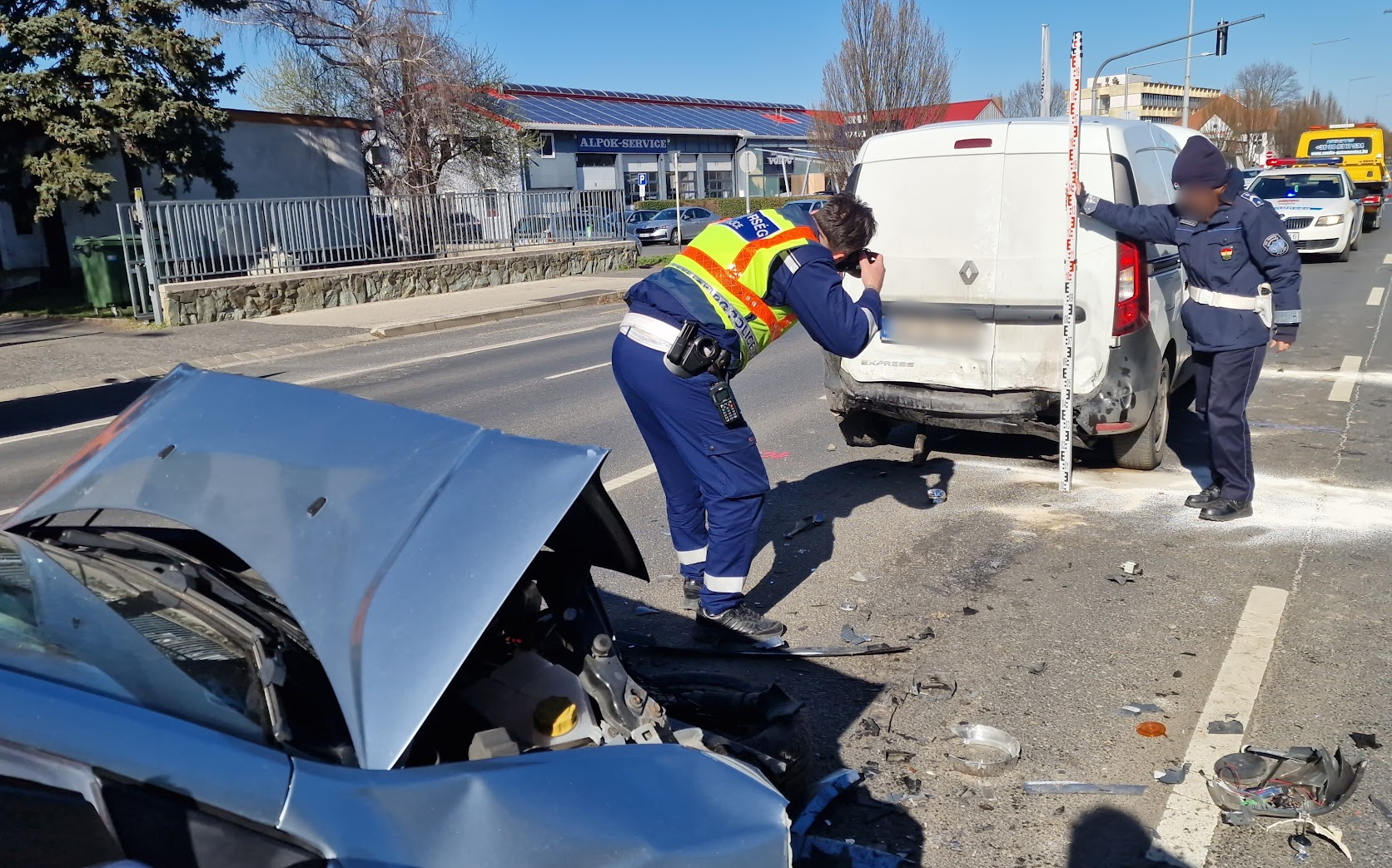 Ráfutásos baleset Szombathelyen, a Zanati úton