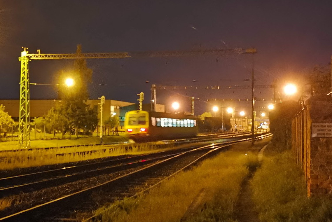 A szombathelyi pályaudvar közelében húzta be a vészféket az ezután elmenekülő férfi