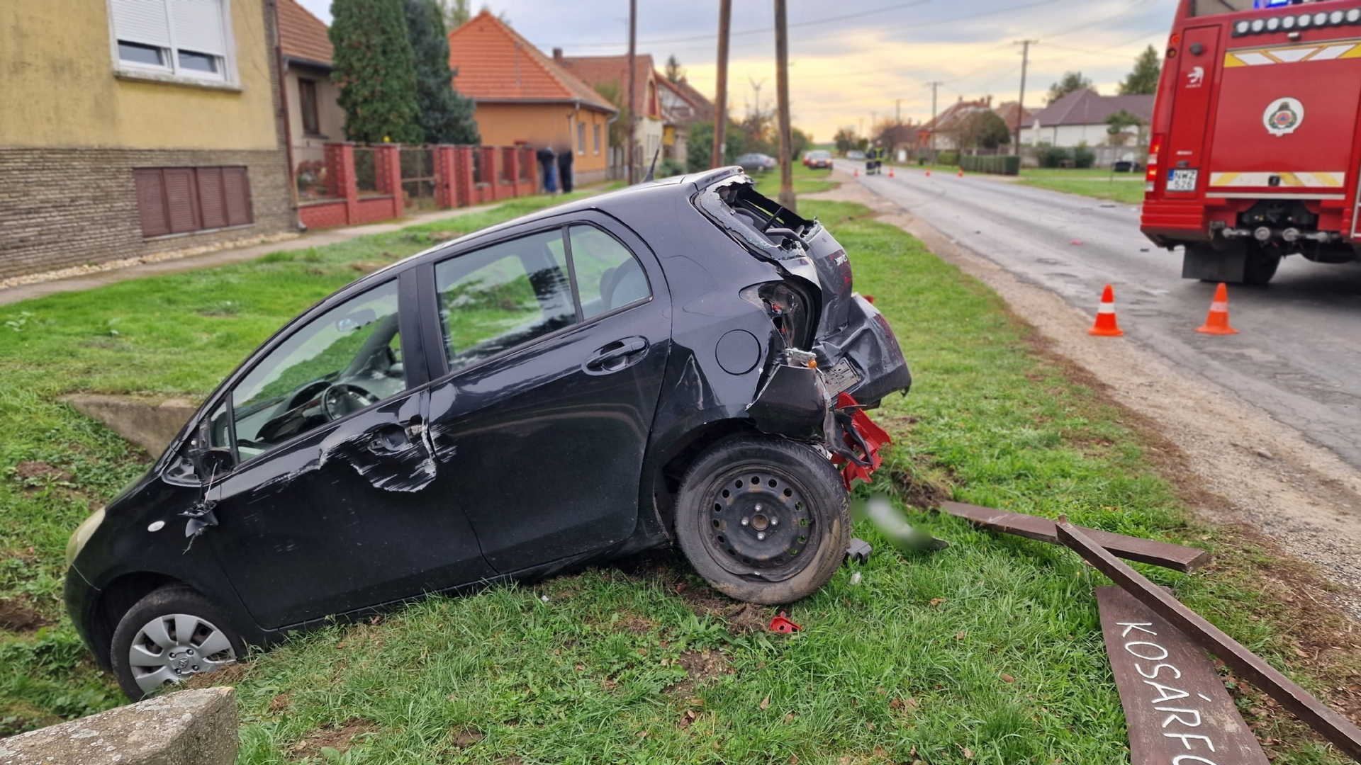 Ittas sofőr VW-je tarolt Ikerváron - a Toyota vétlen vezetőjét okolta a balesetért
