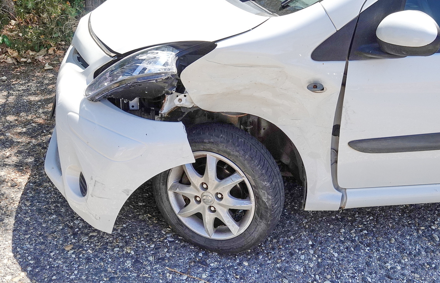 Két Toyota ütközött Lócs közelében - próbált kitérni a vétlen sofőr