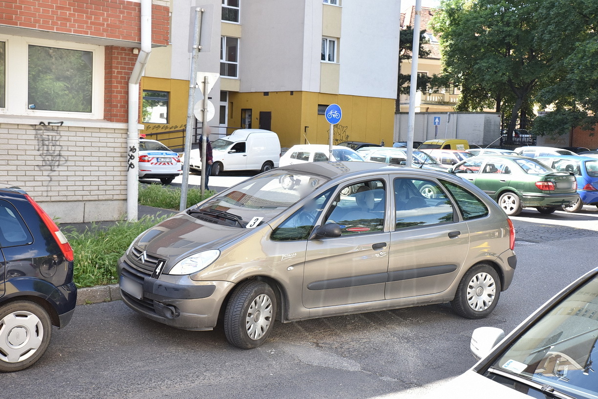 Idős kerékpárost gázolt el egy Citroen Szombathelyen 1.