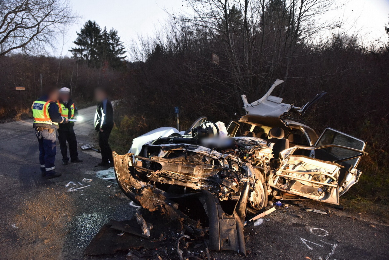 Tejszállítóval ütközött egy Opel- súlyosan megsérült a sofőr Őriszentpéteren