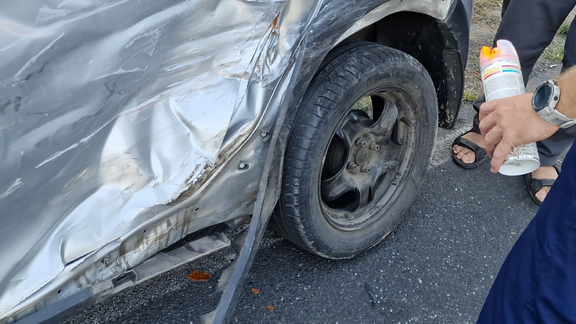 Bikákat szállító Iveco elé hajtott egy Dacia a 84-es főúton, a gércei elágazónál