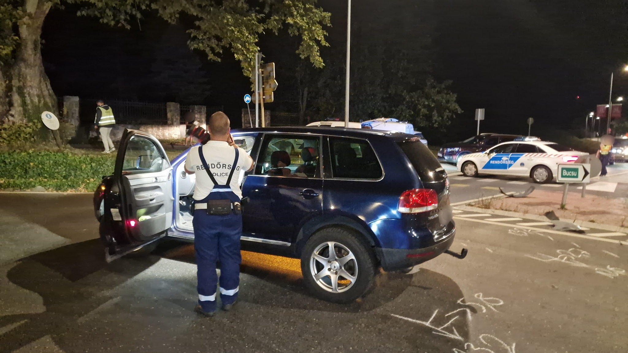 Ittasságot jelzett a szonda - Volvo hajtott VW elé egy körforgalomban, Szombathelyen