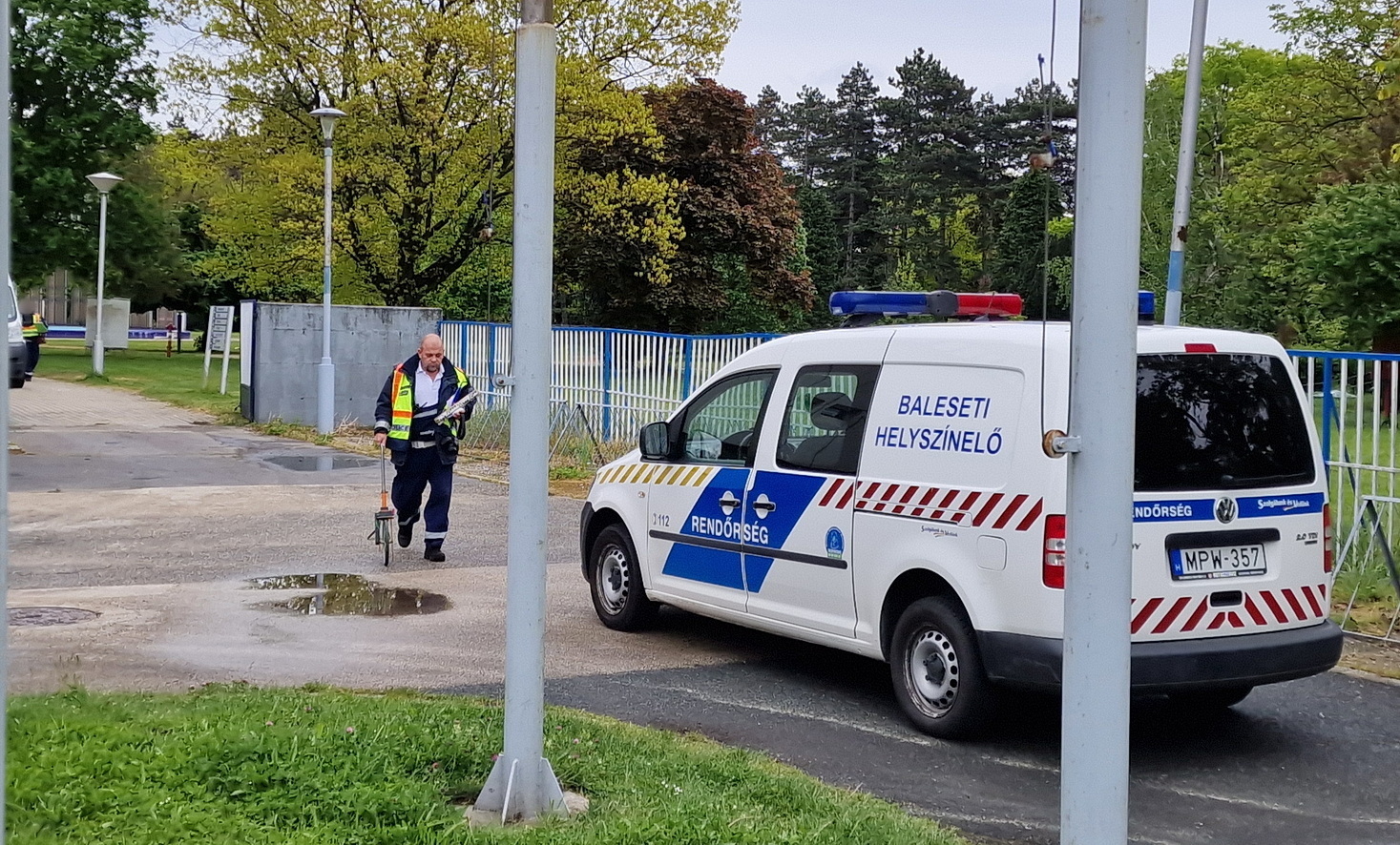 Kislányt ütött el egy Citroen az uszoda mellett, Szombathelyen