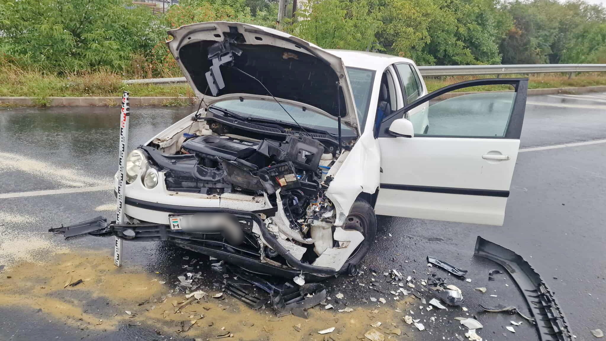 A felüljárón történt baleset részletei - két VW ütközött Szombathelyen