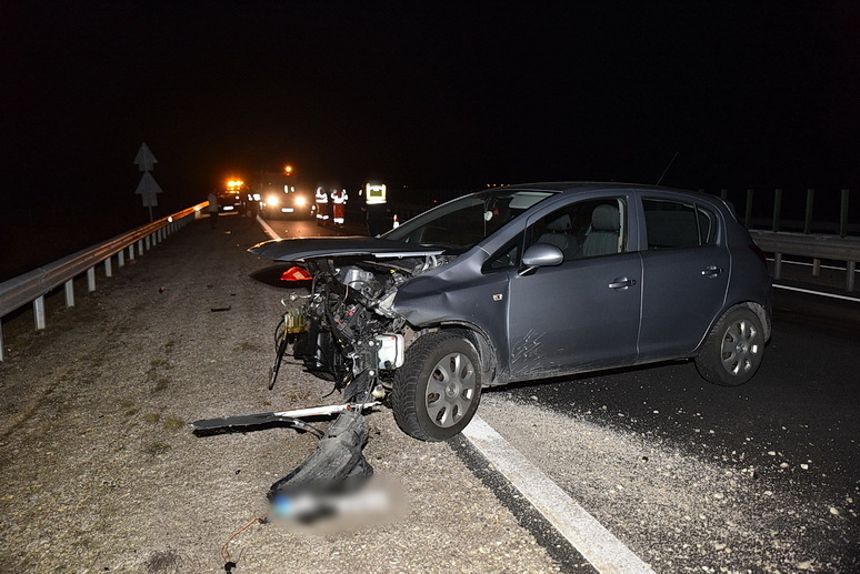 Doboz miatt tört össze két autó az M86-oson 2.