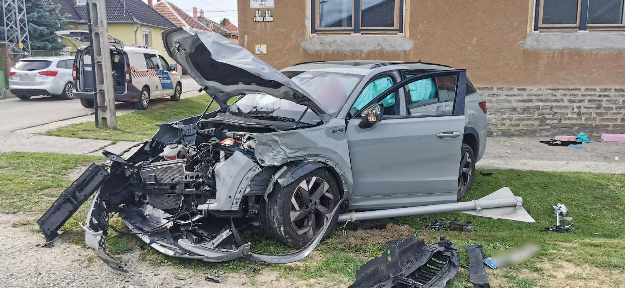 Négyen megsérültek Sárváron - Toyota hajtott Skoda elé kereszteződésben