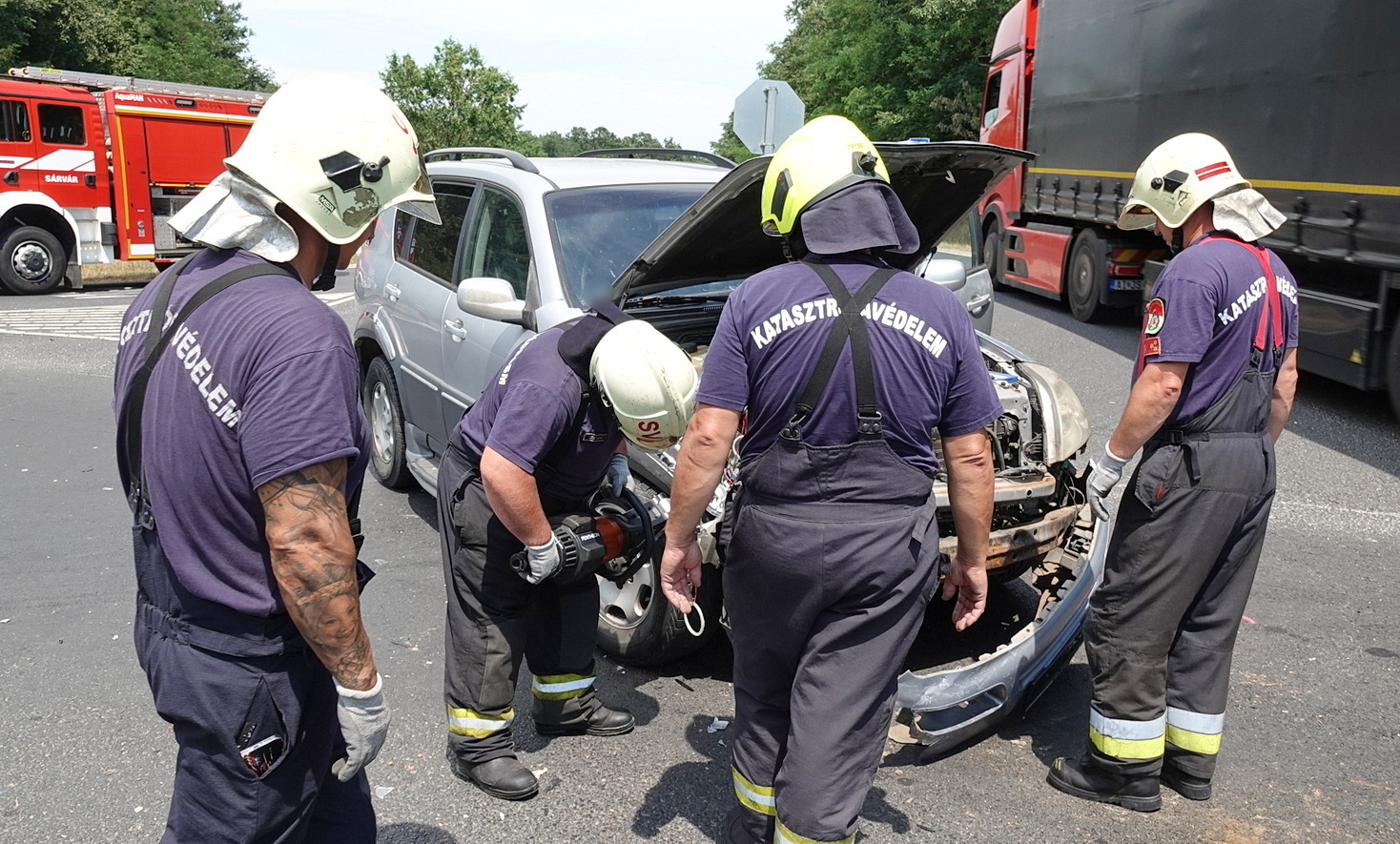 Skoda elé hajtott egy SsangYong a 84-esen, Sárvárnál - ketten megsérültek