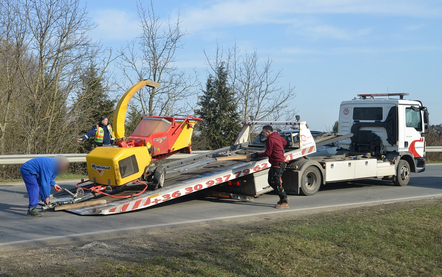 Faaprító ütközött Ford pick-up oldalának Szombathelyen