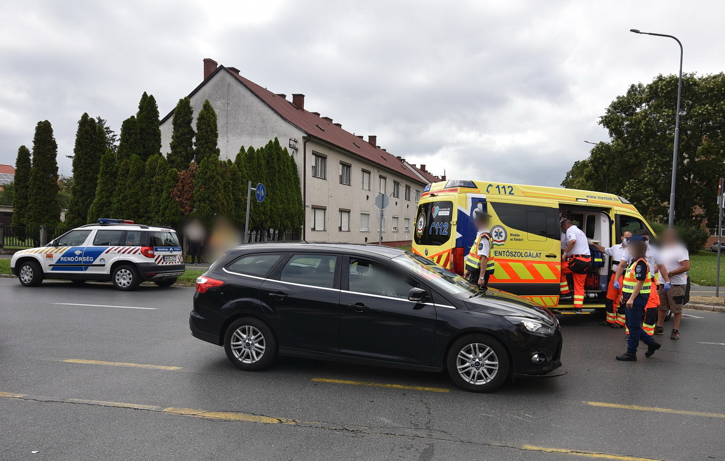 Robogó hajtott Ford elé Szombathelyen