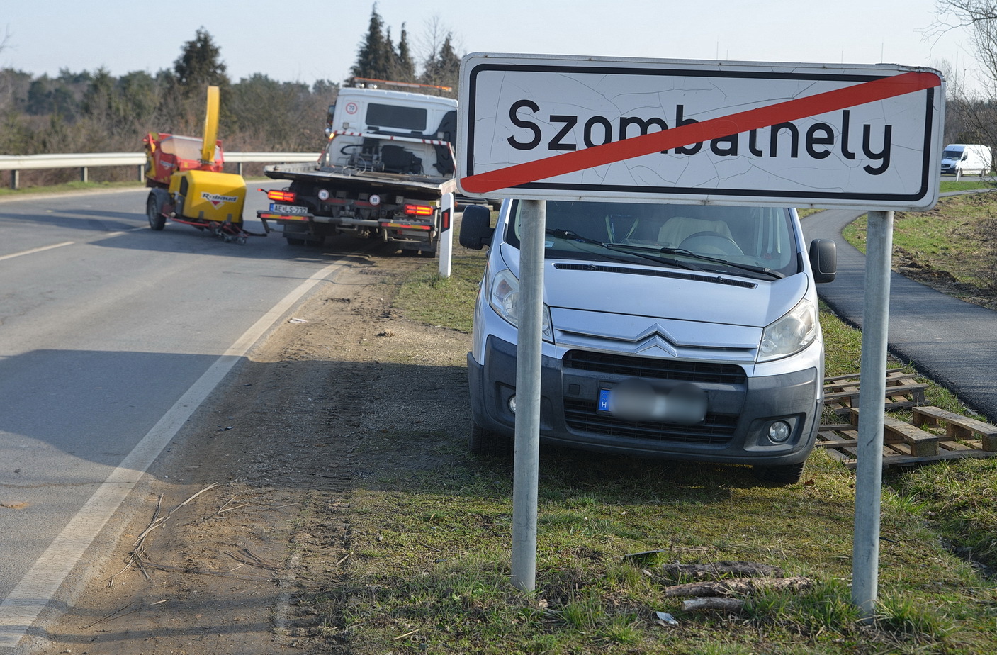Faaprító ütközött Ford pick-up oldalának Szombathelyen