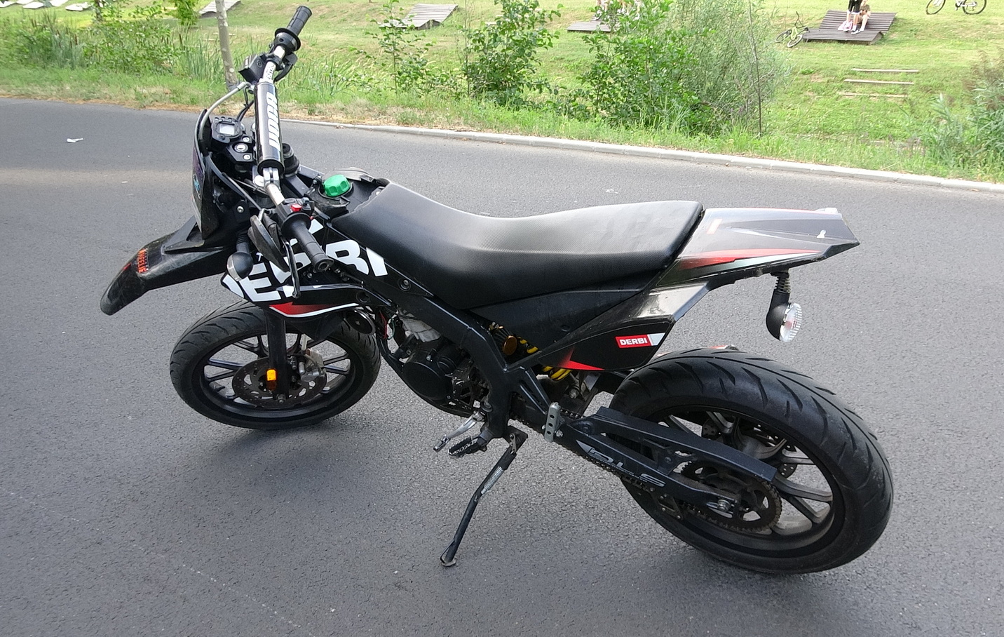 Derbi motorral esett és megsérült egy fiatal nő Szombathelyen